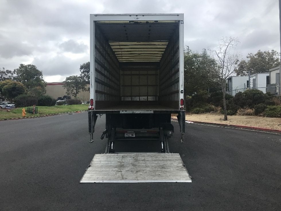 Medium Duty Box Truck-Light and Medium Duty Trucks-International-2019-4300-West Sacramento-CA-153,321\n\t\tmiles-$ 47,000 - Image 9