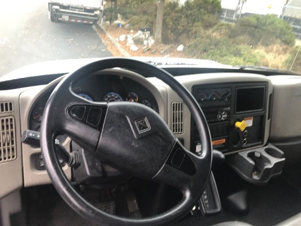 Medium Duty Box Truck-Light and Medium Duty Trucks-International-2019-4300-West Sacramento-CA-153,321\n\t\tmiles-$ 47,000 - Image 19
