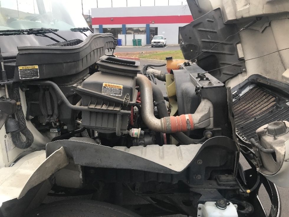 Medium Duty Box Truck-Light and Medium Duty Trucks-International-2019-4300-West Sacramento-CA-153,321\n\t\tmiles-$ 47,000 - Image 23