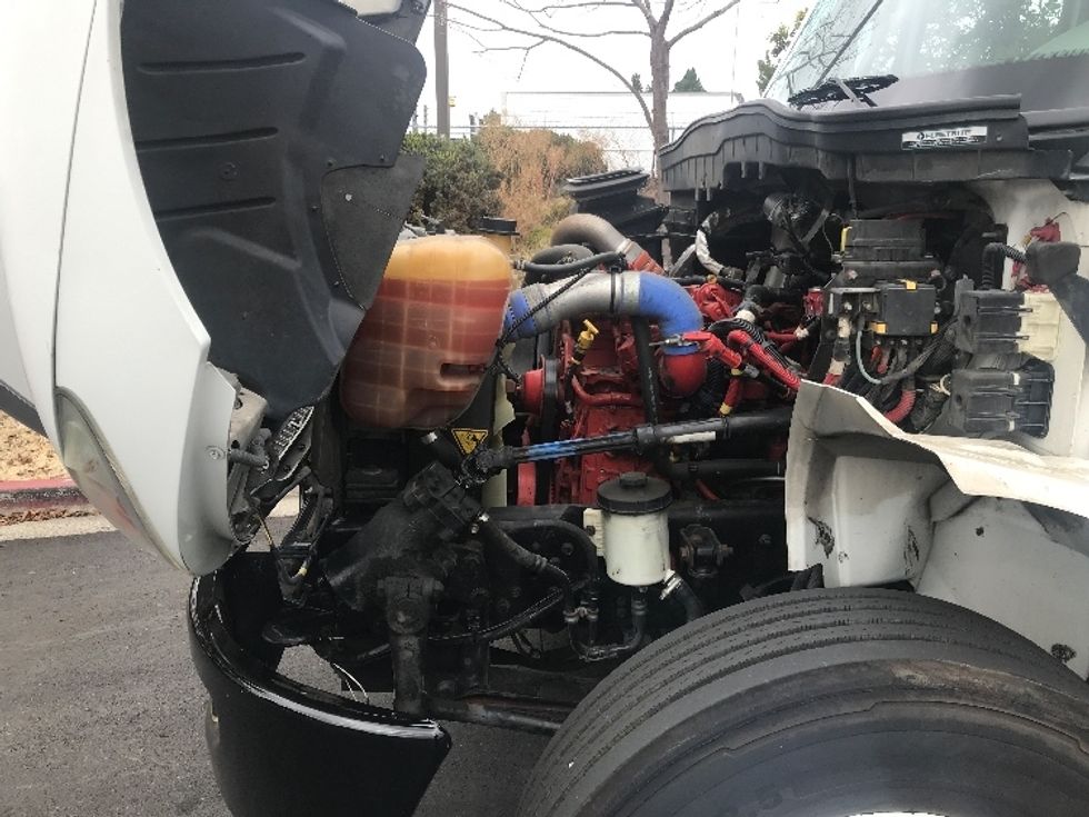 Medium Duty Box Truck-Light and Medium Duty Trucks-International-2019-4300-West Sacramento-CA-153,321\n\t\tmiles-$ 47,000 - Image 24