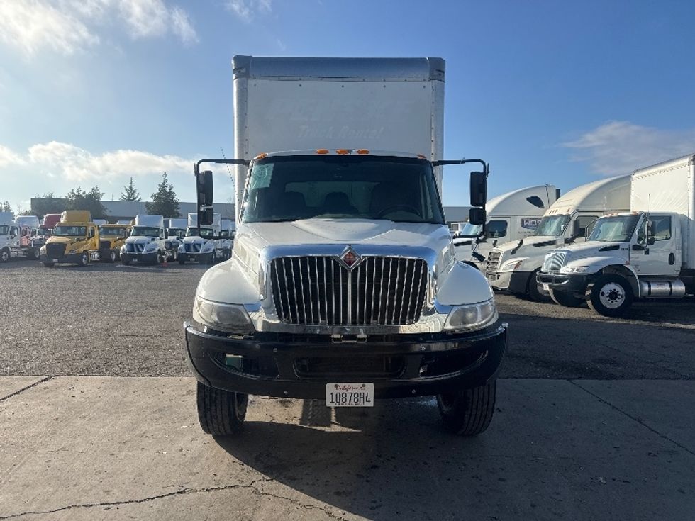 Medium Duty Box Truck-Light and Medium Duty Trucks-International-2019-4300-West Sacramento-CA-159,939\n\t\tmiles-$ 46,000 - Image 2