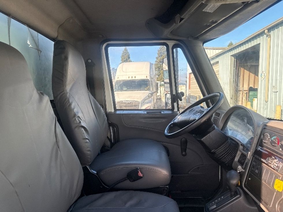 Medium Duty Box Truck-Light and Medium Duty Trucks-International-2019-4300-West Sacramento-CA-159,939\n\t\tmiles-$ 46,000 - Image 22