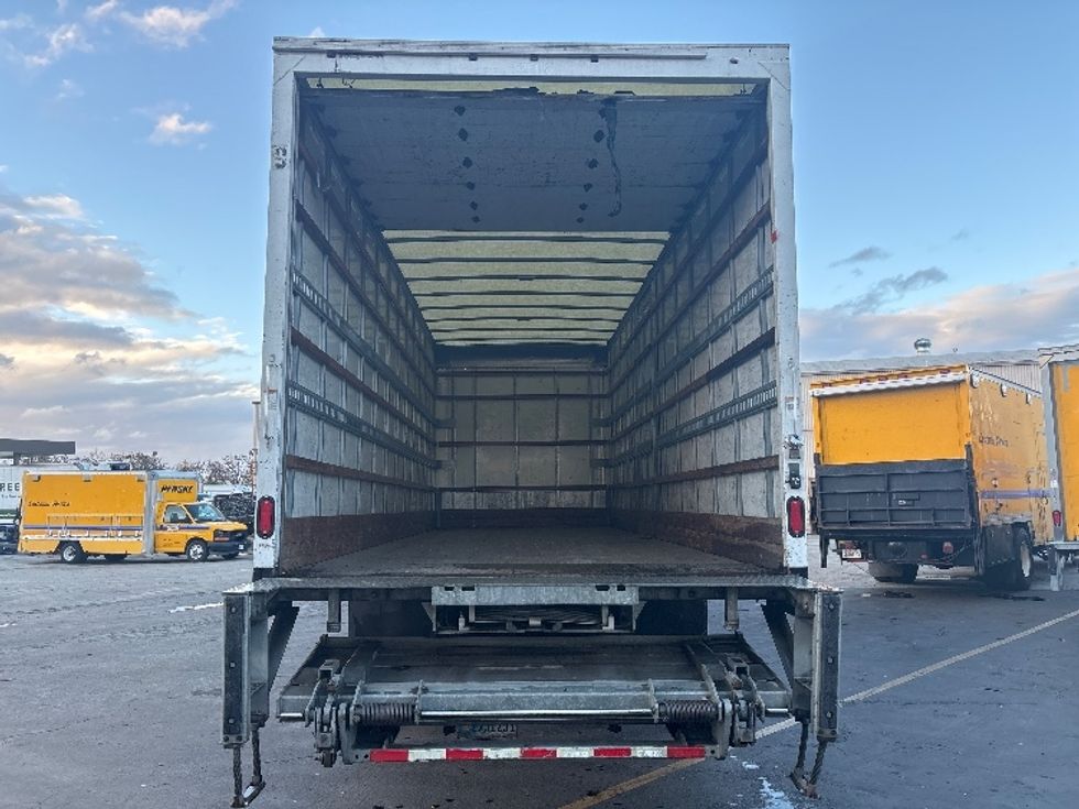Medium Duty Box Truck-Light and Medium Duty Trucks-International-2019-4300-West Sacramento-CA-160,500\n\t\tmiles-$ 46,000 - Image 8