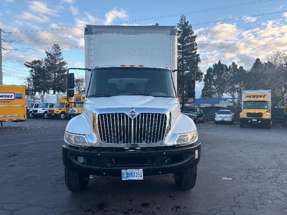 Medium Duty Box Truck-Light and Medium Duty Trucks-International-2019-4300-West Sacramento-CA-160,500\n\t\tmiles-$ 46,000 - Image 2