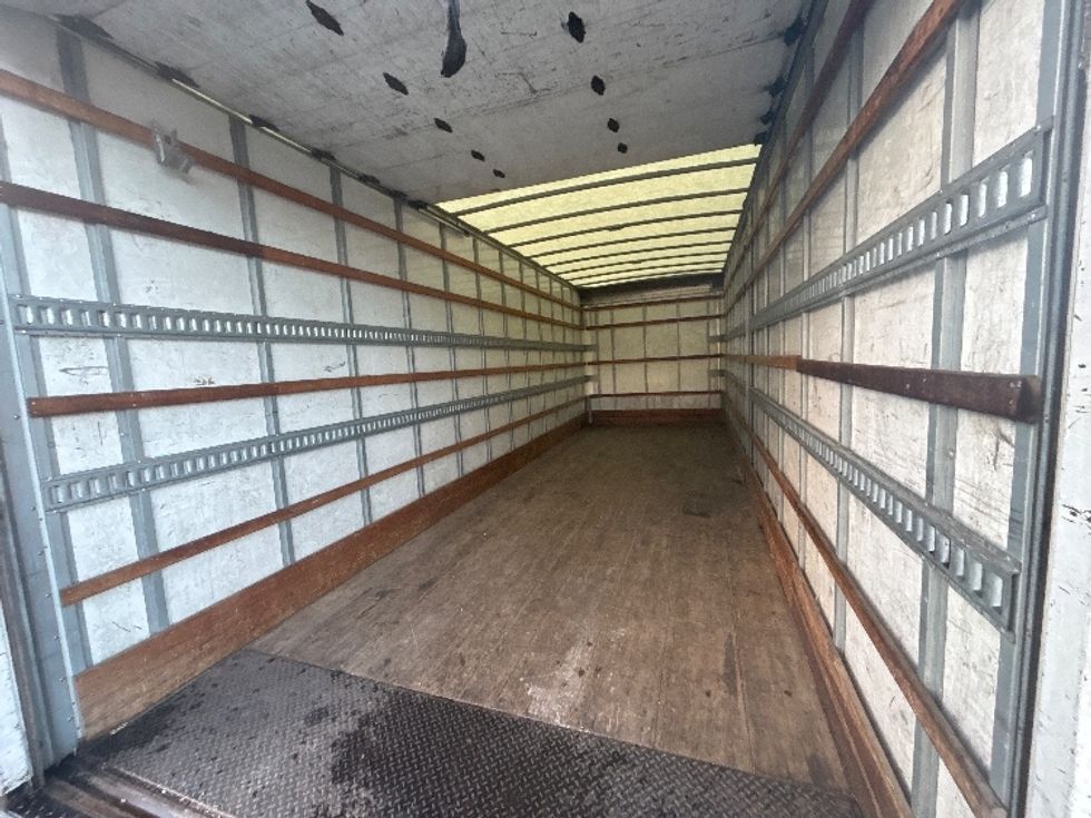 Medium Duty Box Truck-Light and Medium Duty Trucks-International-2019-4300-West Sacramento-CA-160,500\n\t\tmiles-$ 46,000 - Image 11