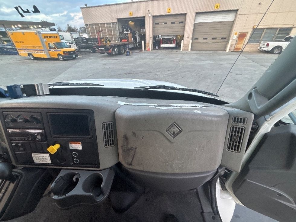 Medium Duty Box Truck-Light and Medium Duty Trucks-International-2019-4300-West Sacramento-CA-160,500\n\t\tmiles-$ 46,000 - Image 20