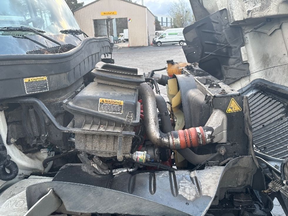 Medium Duty Box Truck-Light and Medium Duty Trucks-International-2019-4300-West Sacramento-CA-160,500\n\t\tmiles-$ 46,000 - Image 22