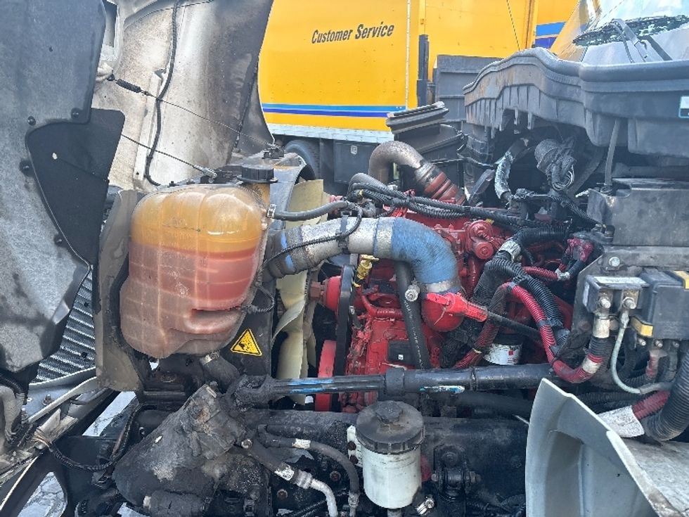 Medium Duty Box Truck-Light and Medium Duty Trucks-International-2019-4300-West Sacramento-CA-160,500\n\t\tmiles-$ 46,000 - Image 24