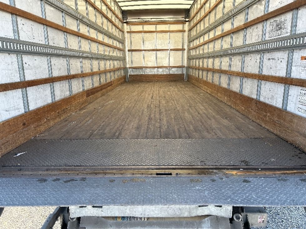 Medium Duty Box Truck-Light and Medium Duty Trucks-International-2019-4300-West Sacramento-CA-164,484\n\t\tmiles-$ 45,250 - Image 10