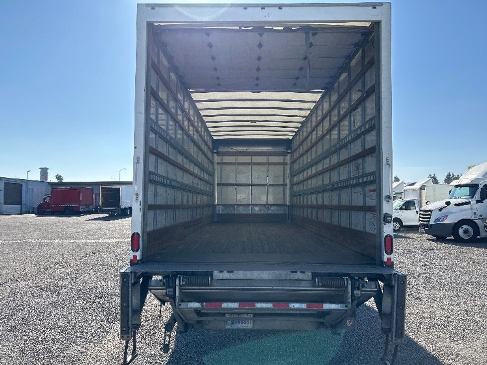 Medium Duty Box Truck-Light and Medium Duty Trucks-International-2019-4300-West Sacramento-CA-164,484\n\t\tmiles-$ 45,250 - Image 8