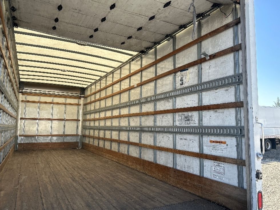 Medium Duty Box Truck-Light and Medium Duty Trucks-International-2019-4300-West Sacramento-CA-164,484\n\t\tmiles-$ 45,250 - Image 12