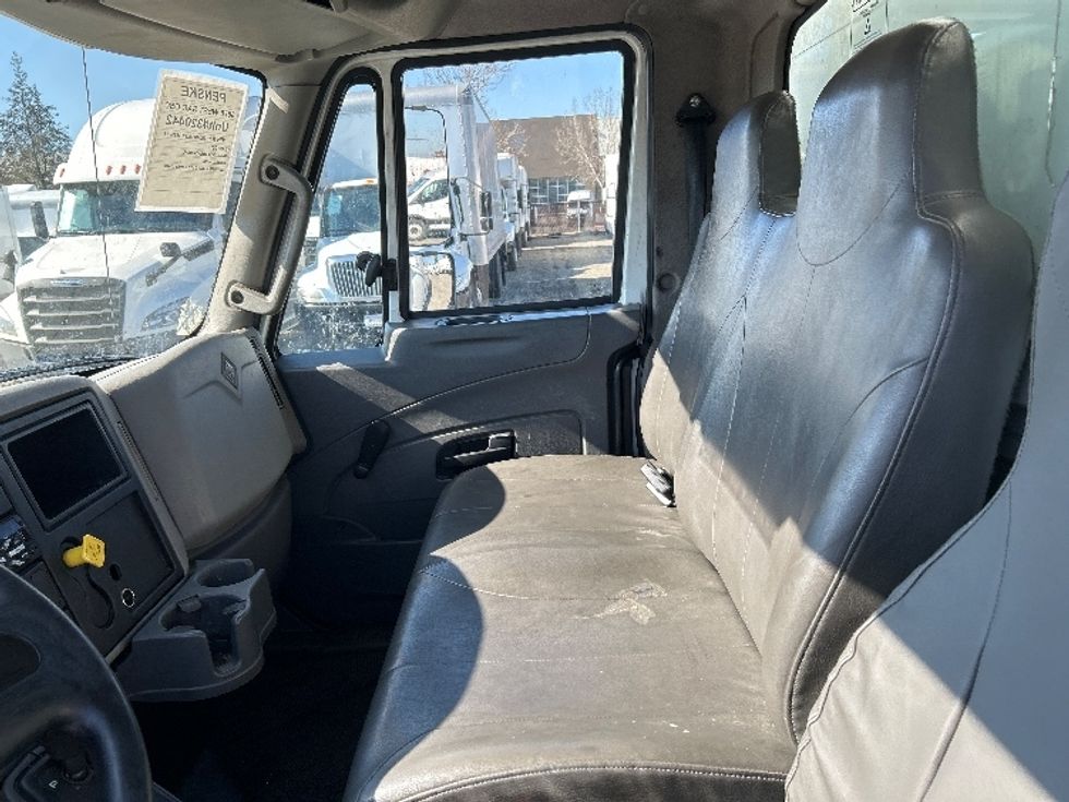 Medium Duty Box Truck-Light and Medium Duty Trucks-International-2019-4300-West Sacramento-CA-164,484\n\t\tmiles-$ 45,250 - Image 19