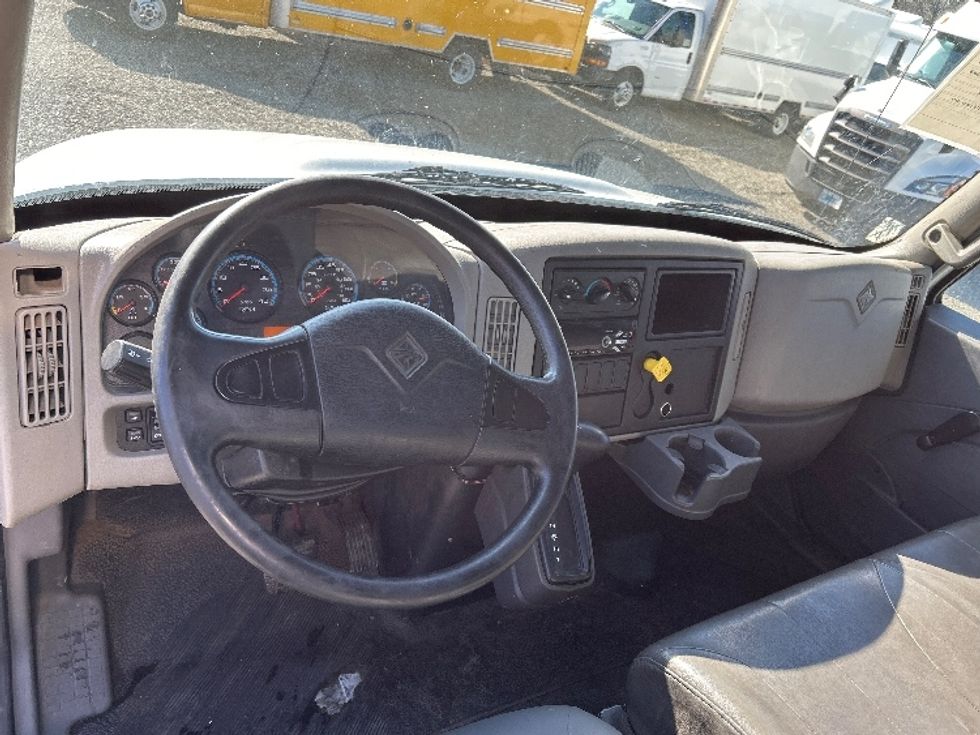 Medium Duty Box Truck-Light and Medium Duty Trucks-International-2019-4300-West Sacramento-CA-164,484\n\t\tmiles-$ 45,250 - Image 17