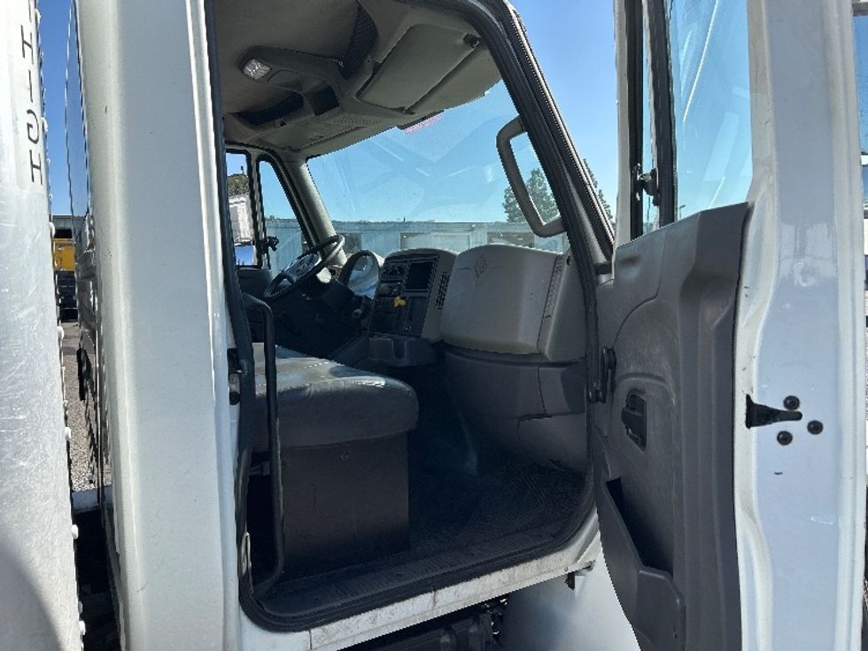 Medium Duty Box Truck-Light and Medium Duty Trucks-International-2019-4300-West Sacramento-CA-164,484\n\t\tmiles-$ 45,250 - Image 20