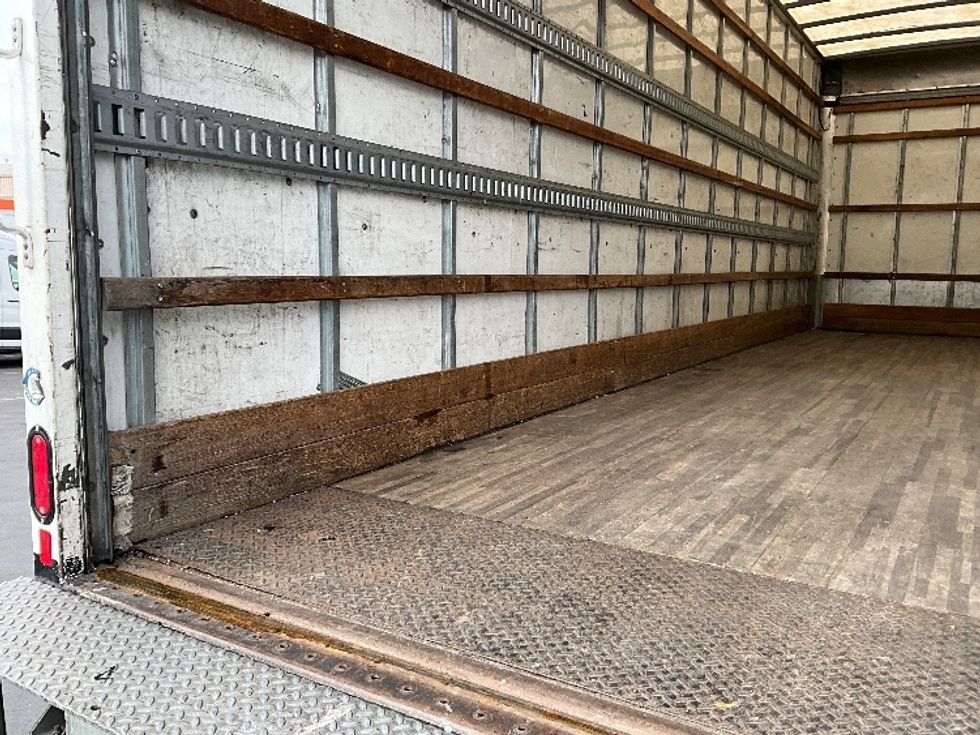 Medium Duty Box Truck-Light and Medium Duty Trucks-International-2019-4300-West Sacramento-CA-165,042\n\t\tmiles-$ 45,250 - Image 11