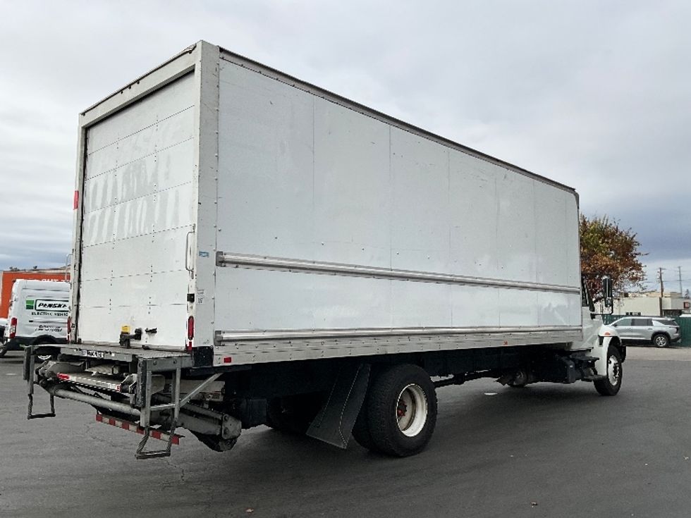 Medium Duty Box Truck-Light and Medium Duty Trucks-International-2019-4300-West Sacramento-CA-165,042\n\t\tmiles-$ 45,250 - Image 13