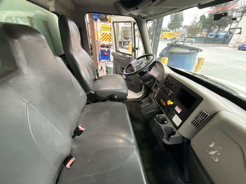 Medium Duty Box Truck-Light and Medium Duty Trucks-International-2019-4300-West Sacramento-CA-165,042\n\t\tmiles-$ 45,250 - Image 22