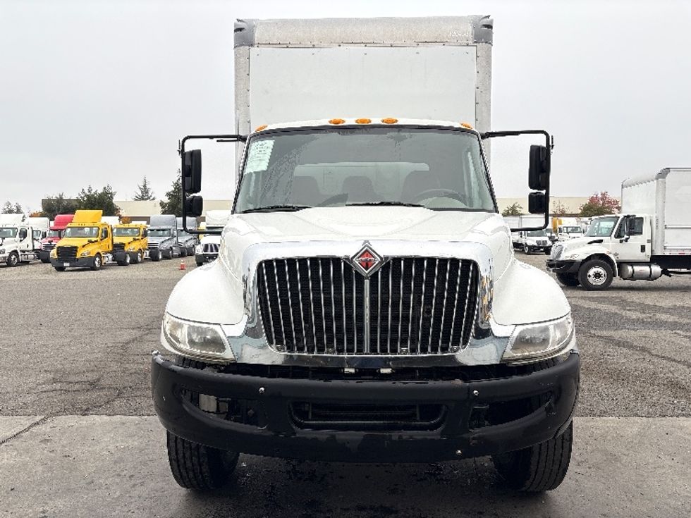 Medium Duty Box Truck-Light and Medium Duty Trucks-International-2019-4300-West Sacramento-CA-167,854\n\t\tmiles-$ 44,750 - Image 2