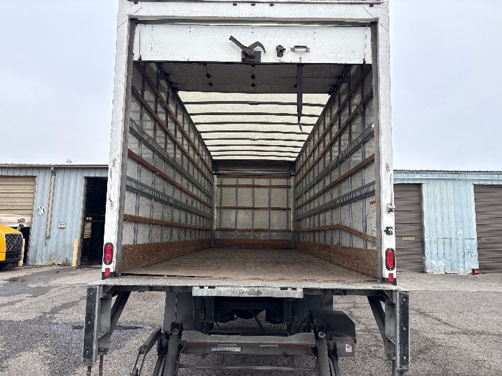 Medium Duty Box Truck-Light and Medium Duty Trucks-International-2019-4300-West Sacramento-CA-167,854\n\t\tmiles-$ 44,750 - Image 8