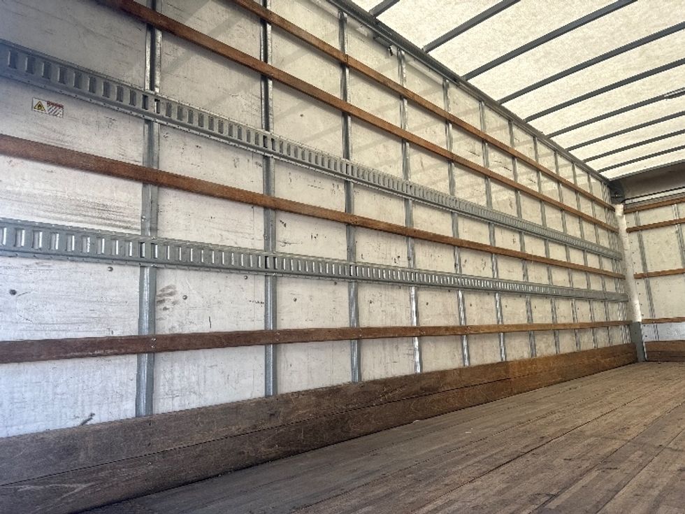 Medium Duty Box Truck-Light and Medium Duty Trucks-International-2019-4300-West Sacramento-CA-174,413\n\t\tmiles-$ 43,750 - Image 11