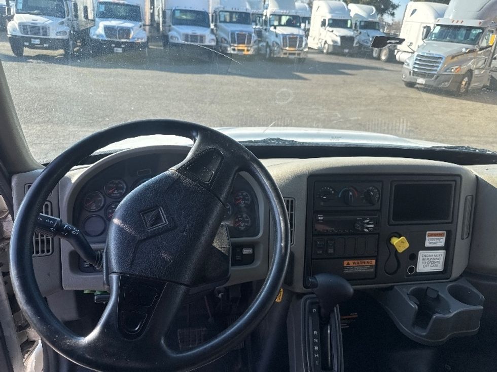 Medium Duty Box Truck-Light and Medium Duty Trucks-International-2019-4300-West Sacramento-CA-174,413\n\t\tmiles-$ 43,750 - Image 18