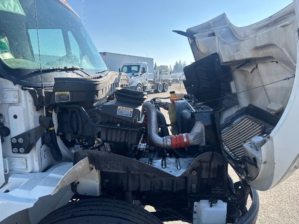 Medium Duty Box Truck-Light and Medium Duty Trucks-International-2019-4300-West Sacramento-CA-174,413\n\t\tmiles-$ 43,750 - Image 23