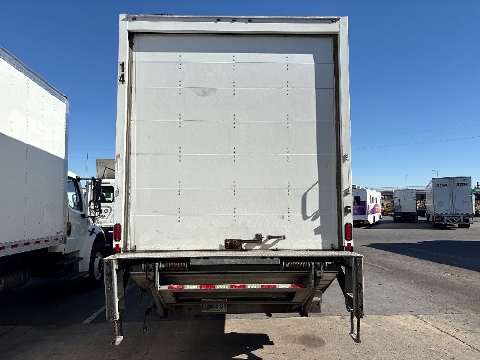 Medium Duty Box Truck-Light and Medium Duty Trucks-International-2019-4300-West Sacramento-CA-185,511\n\t\tmiles-$ 42,000 - Image 7