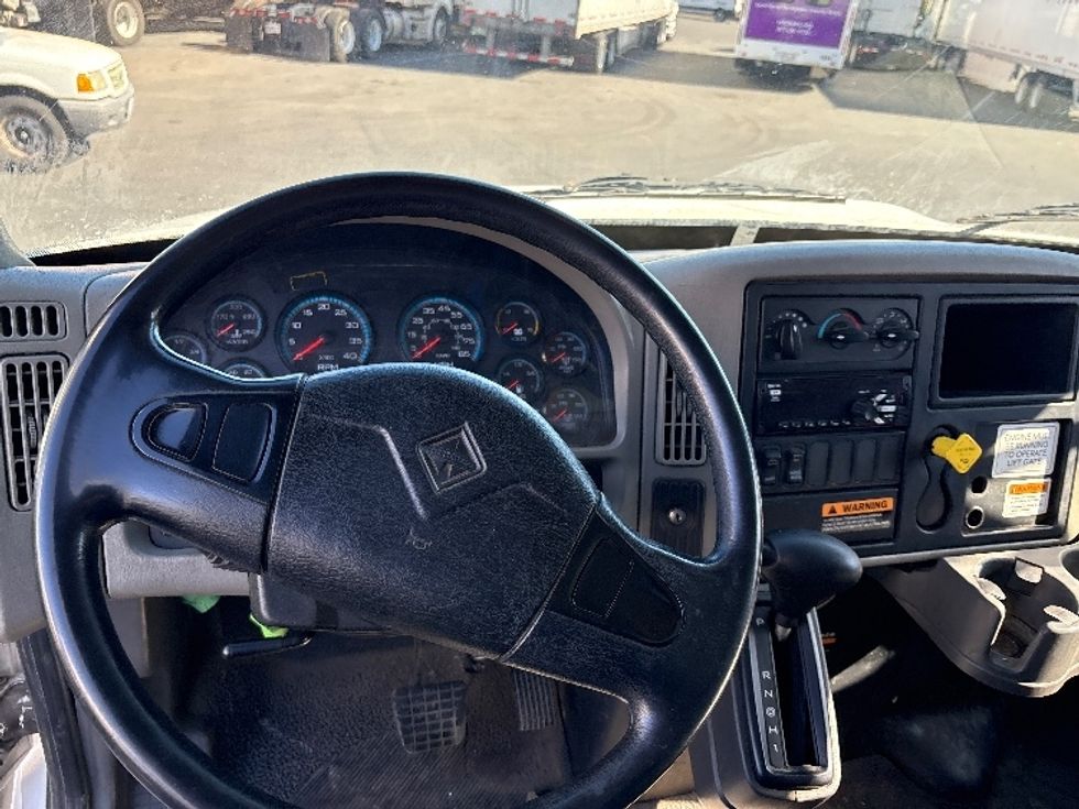 Medium Duty Box Truck-Light and Medium Duty Trucks-International-2019-4300-West Sacramento-CA-185,511\n\t\tmiles-$ 42,000 - Image 18