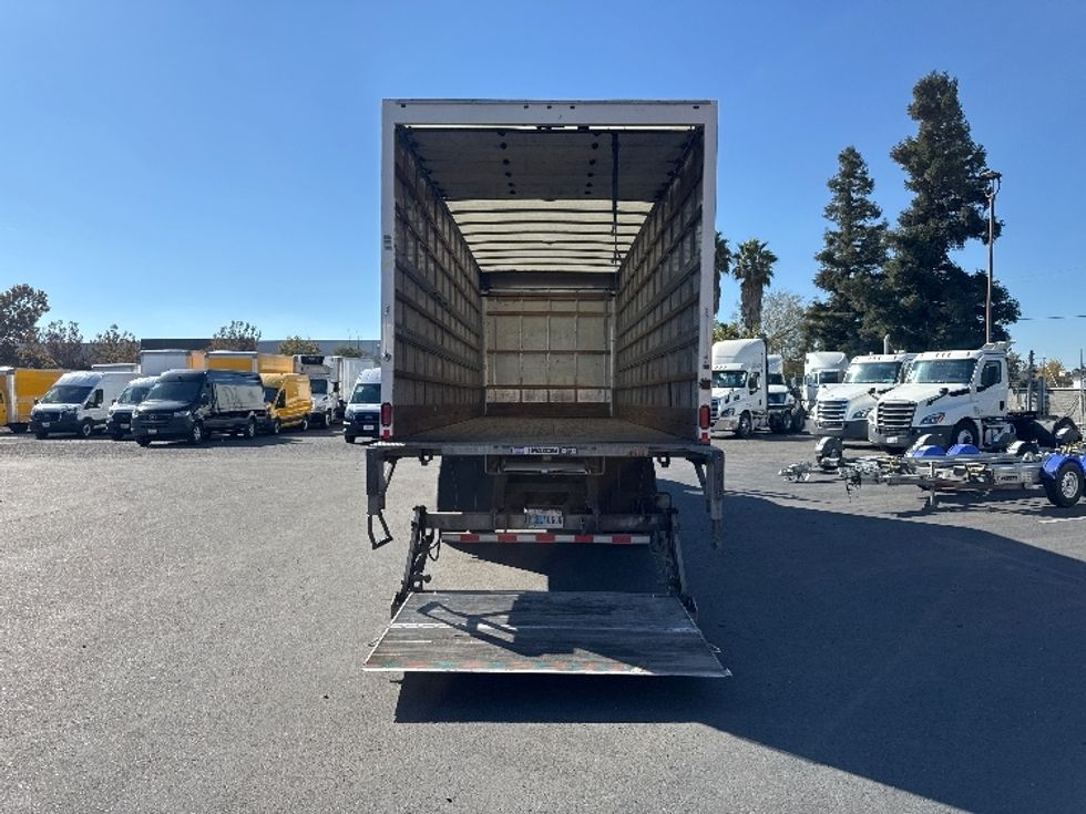 Medium Duty Box Truck-Light and Medium Duty Trucks-International-2019-4300-West Sacramento-CA-192,636\n\t\tmiles-$ 40,750 - Image 9