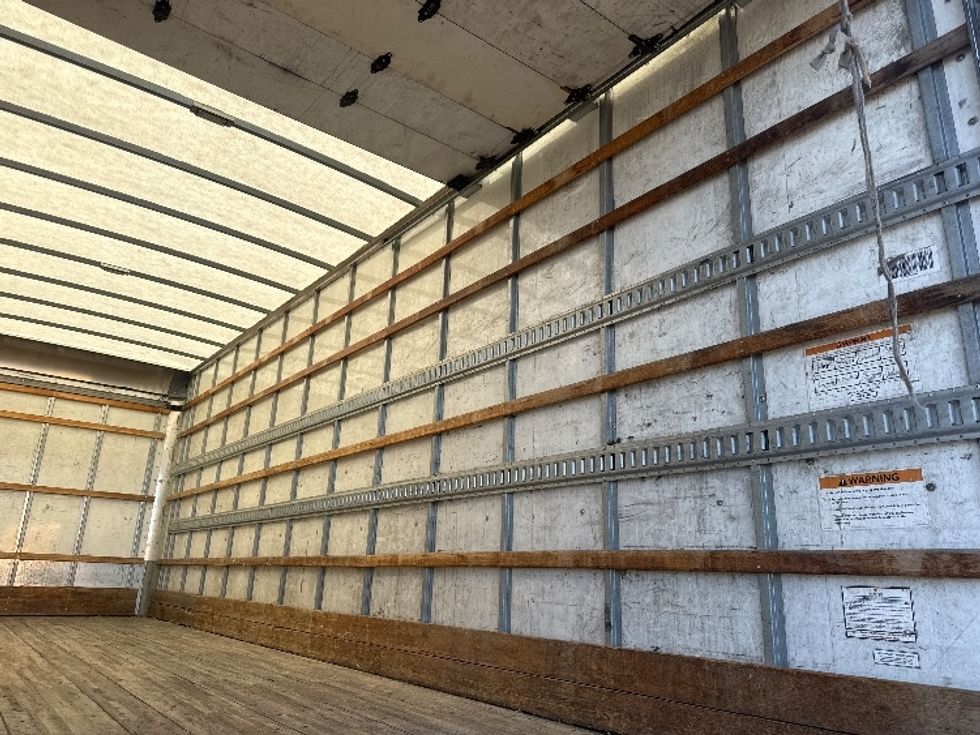 Medium Duty Box Truck-Light and Medium Duty Trucks-International-2019-4300-West Sacramento-CA-192,636\n\t\tmiles-$ 40,750 - Image 12