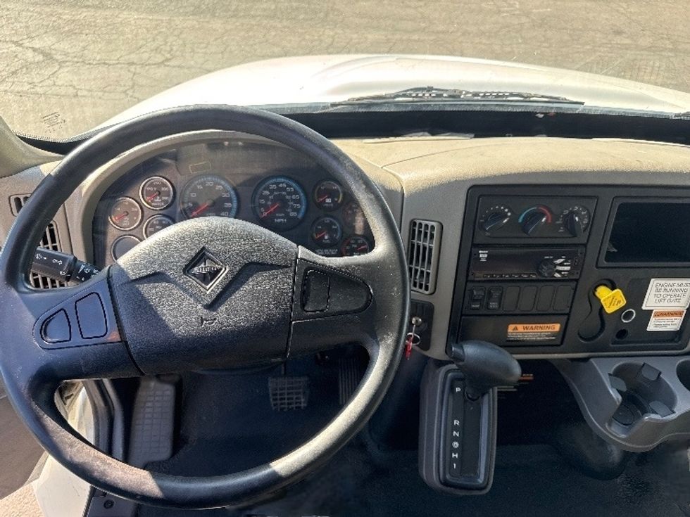 Medium Duty Box Truck-Light and Medium Duty Trucks-International-2019-4300-West Sacramento-CA-192,636\n\t\tmiles-$ 40,750 - Image 20