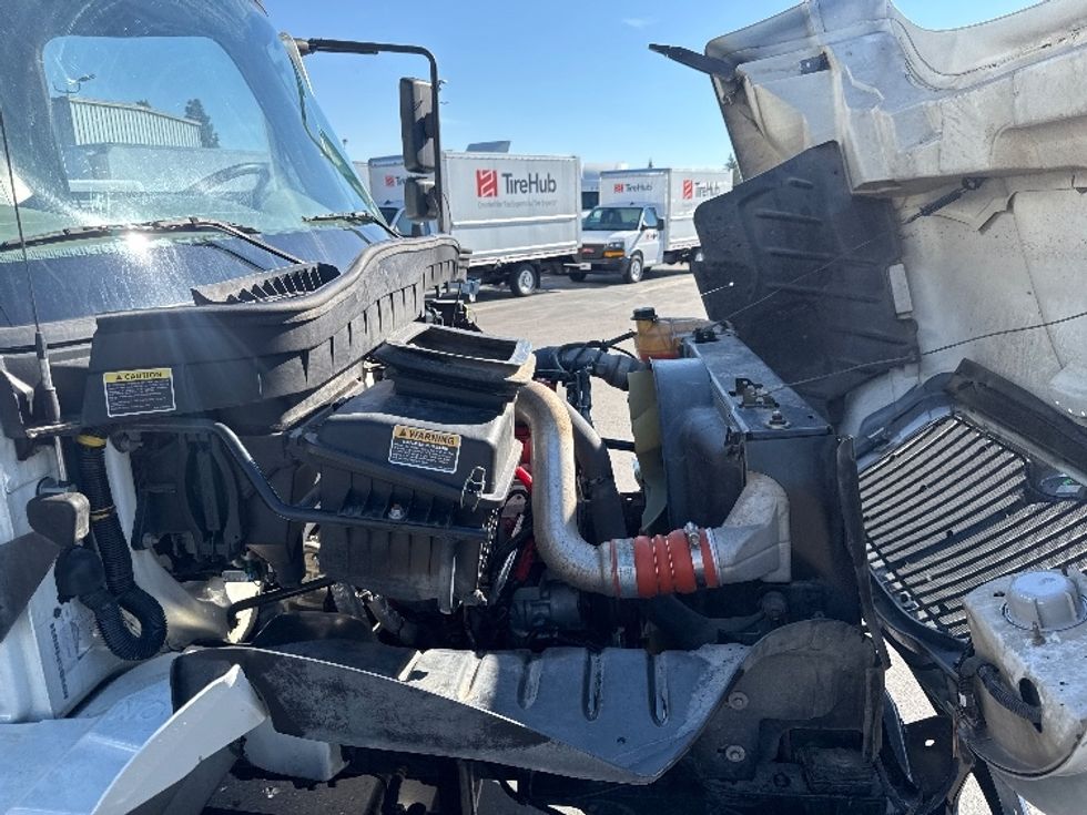 Medium Duty Box Truck-Light and Medium Duty Trucks-International-2019-4300-West Sacramento-CA-192,636\n\t\tmiles-$ 40,750 - Image 22