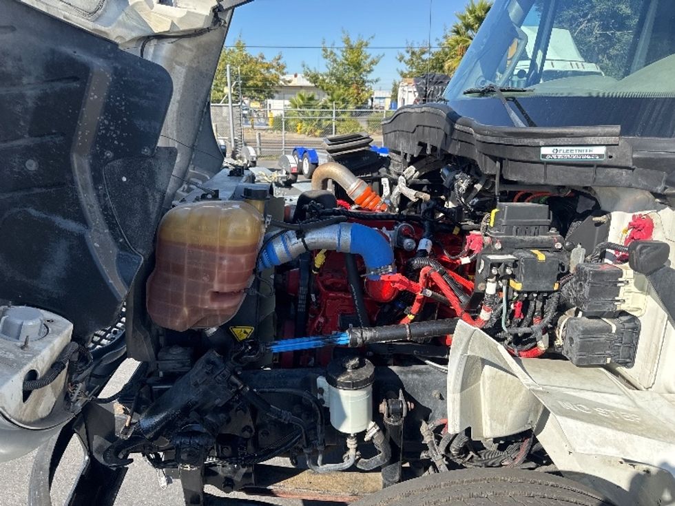 Medium Duty Box Truck-Light and Medium Duty Trucks-International-2019-4300-West Sacramento-CA-192,636\n\t\tmiles-$ 40,750 - Image 24