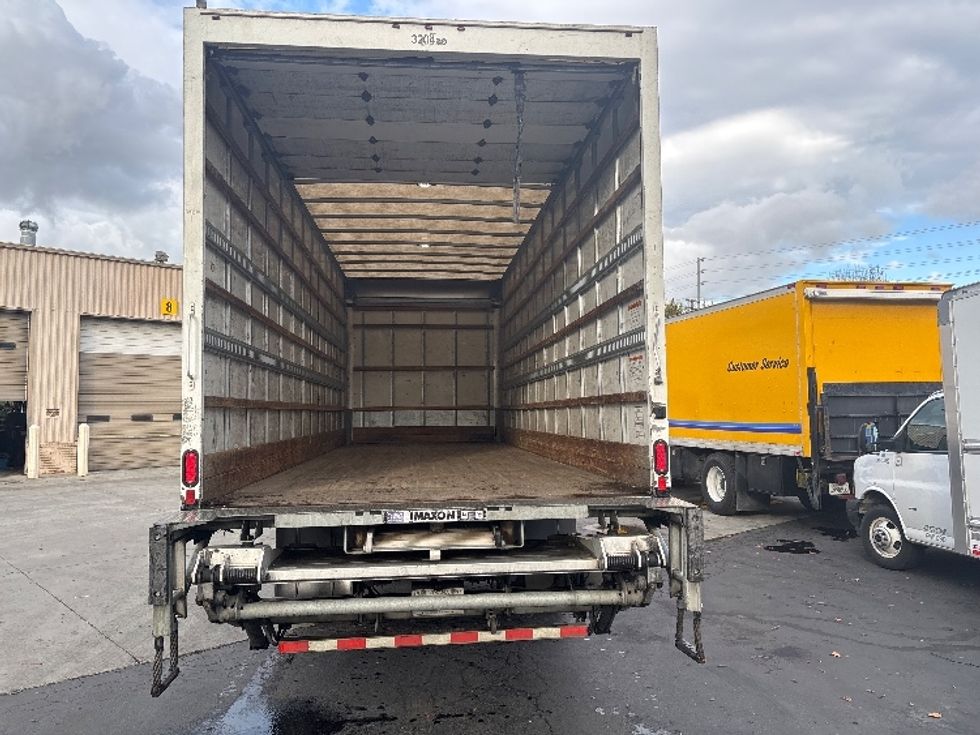 Medium Duty Box Truck-Light and Medium Duty Trucks-International-2019-4300-West Sacramento-CA-195,477\n\t\tmiles-$ 40,500 - Image 8