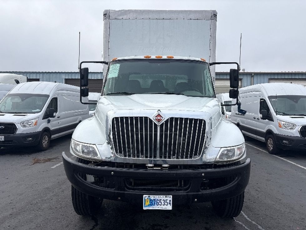 Medium Duty Box Truck-Light and Medium Duty Trucks-International-2019-4300-West Sacramento-CA-216,383\n\t\tmiles-$ 36,250 - Image 2