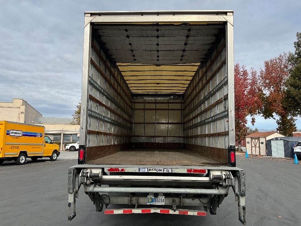 Medium Duty Box Truck-Light and Medium Duty Trucks-International-2019-4300-West Sacramento-CA-216,383\n\t\tmiles-$ 36,250 - Image 8