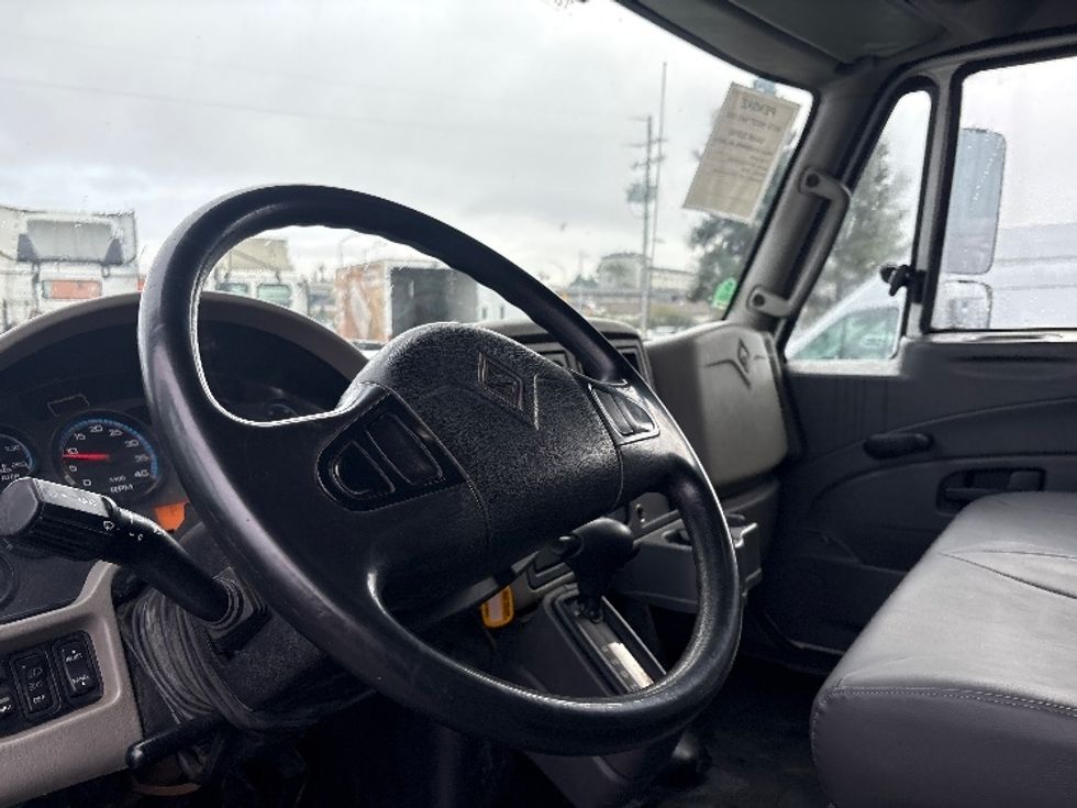 Medium Duty Box Truck-Light and Medium Duty Trucks-International-2019-4300-West Sacramento-CA-216,383\n\t\tmiles-$ 36,250 - Image 17