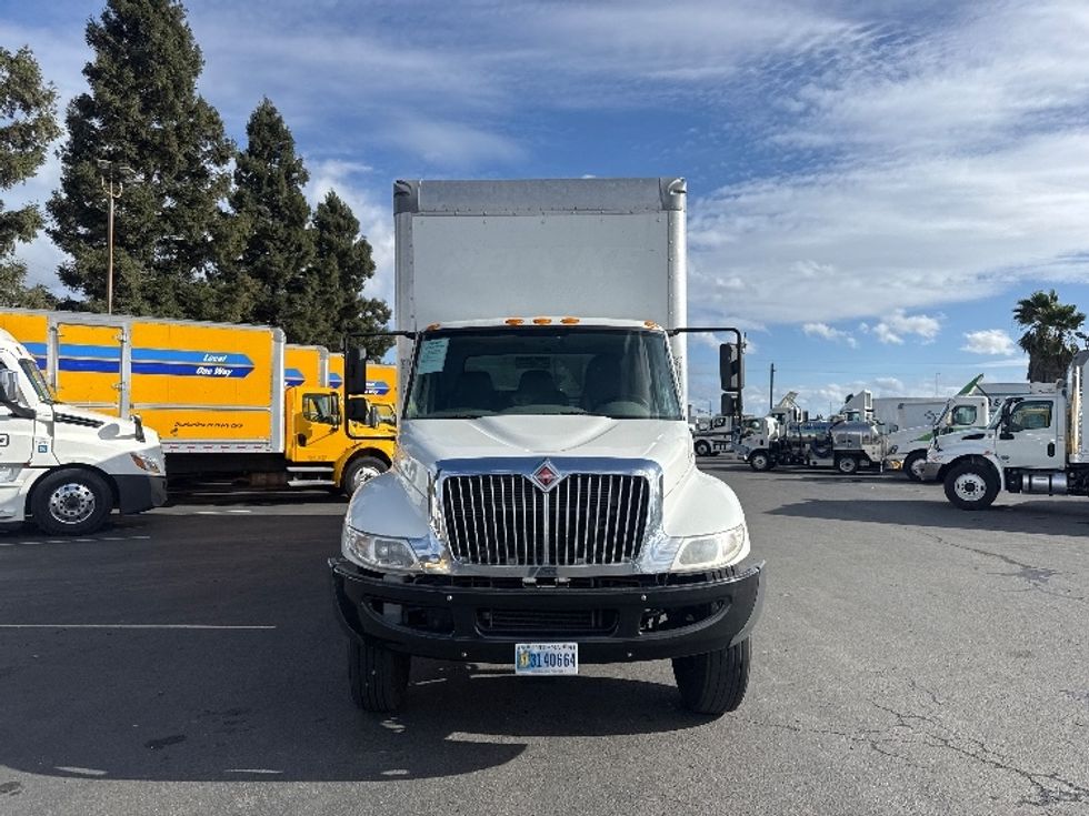 Medium Duty Box Truck-Light and Medium Duty Trucks-International-2019-4300-West Sacramento-CA-224,670\n\t\tmiles-$ 36,000 - Image 2