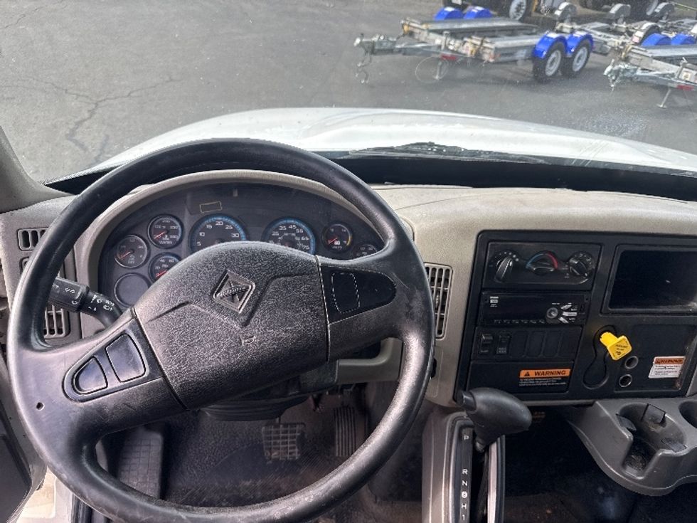 Medium Duty Box Truck-Light and Medium Duty Trucks-International-2019-4300-West Sacramento-CA-224,670\n\t\tmiles-$ 36,000 - Image 18