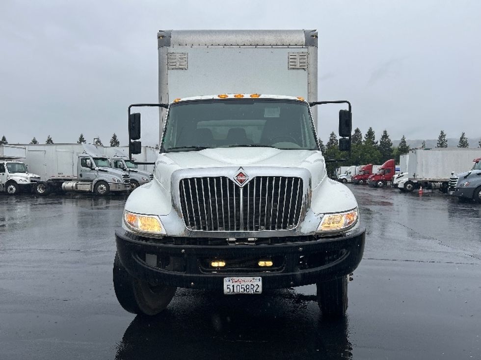 Medium Duty Box Truck-Light and Medium Duty Trucks-International-2019-4300-West Sacramento-CA-239,843\n\t\tmiles-$ 34,000 - Image 2