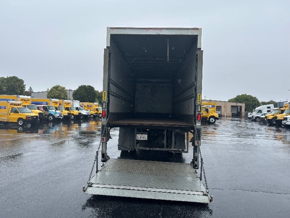 Medium Duty Box Truck-Light and Medium Duty Trucks-International-2019-4300-West Sacramento-CA-239,843\n\t\tmiles-$ 34,000 - Image 9