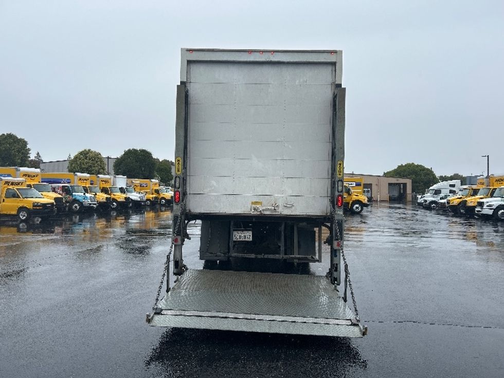 Medium Duty Box Truck-Light and Medium Duty Trucks-International-2019-4300-West Sacramento-CA-239,843\n\t\tmiles-$ 34,000 - Image 7