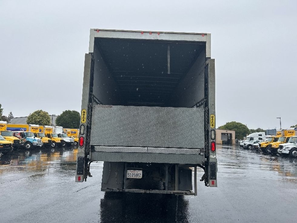 Medium Duty Box Truck-Light and Medium Duty Trucks-International-2019-4300-West Sacramento-CA-239,843\n\t\tmiles-$ 34,000 - Image 8