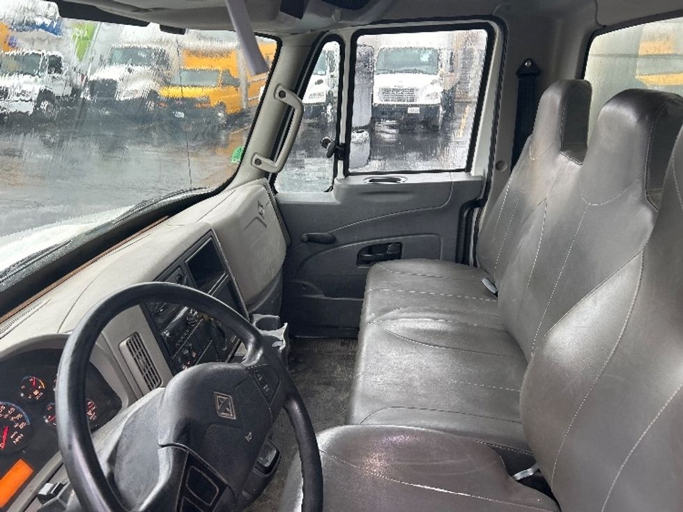 Medium Duty Box Truck-Light and Medium Duty Trucks-International-2019-4300-West Sacramento-CA-239,843\n\t\tmiles-$ 34,000 - Image 19