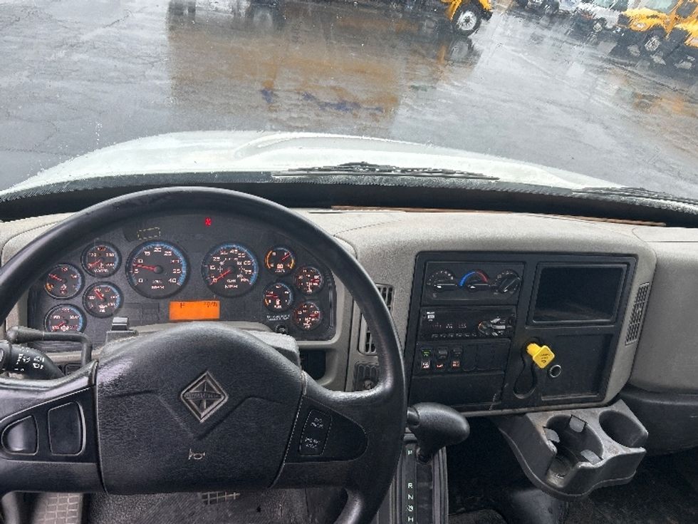 Medium Duty Box Truck-Light and Medium Duty Trucks-International-2019-4300-West Sacramento-CA-239,843\n\t\tmiles-$ 34,000 - Image 18