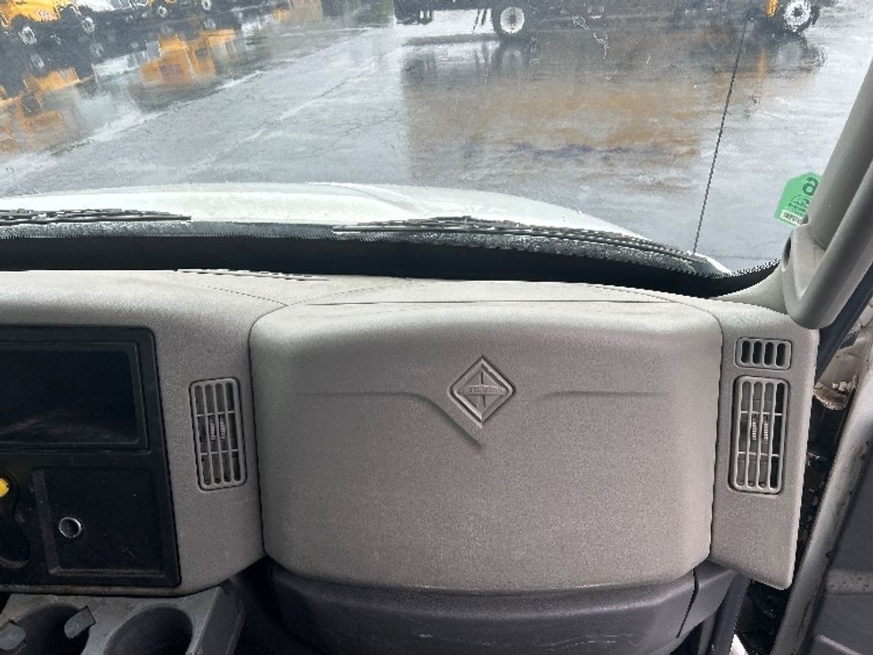 Medium Duty Box Truck-Light and Medium Duty Trucks-International-2019-4300-West Sacramento-CA-239,843\n\t\tmiles-$ 34,000 - Image 21