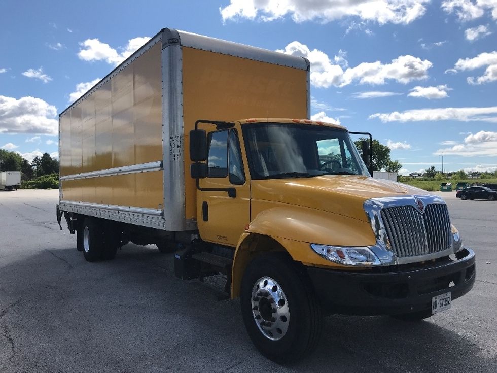 Medium Duty Box Truck-Light and Medium Duty Trucks-International-2019-4300-Windsor-ON-242,453\n\t\tkm-$ 58,750 - Image 1