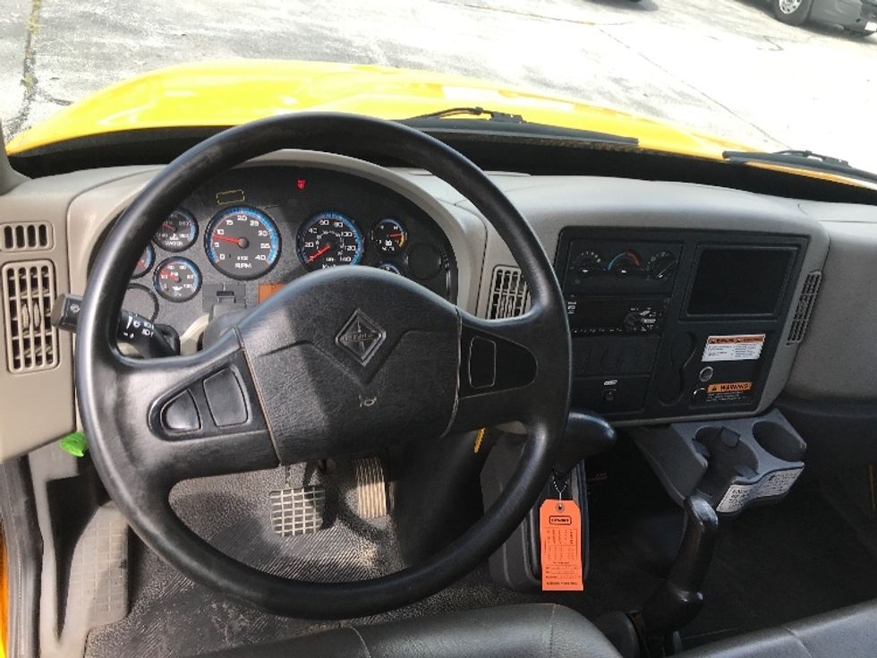 Medium Duty Box Truck-Light and Medium Duty Trucks-International-2019-4300-Windsor-ON-242,453\n\t\tkm-$ 58,750 - Image 18