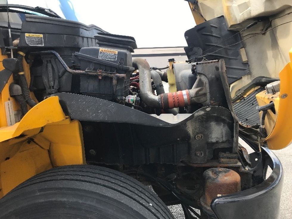 Medium Duty Box Truck-Light and Medium Duty Trucks-International-2019-4300-Windsor-ON-242,453\n\t\tkm-$ 58,750 - Image 23