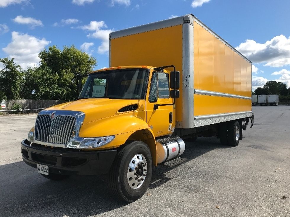 Medium Duty Box Truck-Light and Medium Duty Trucks-International-2019-4300-Windsor-ON-242,453\n\t\tkm-$ 58,750 - Image 3